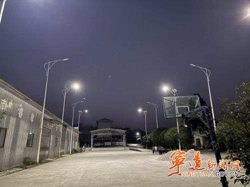 宁远县保安镇:路灯“点亮”幸福路_副本500.jpg 宁远县保安镇:路灯“点亮”幸福路_副本500.jpg