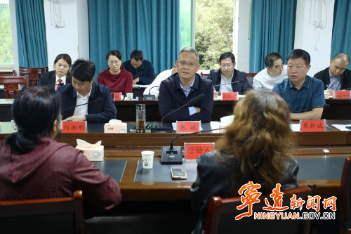 毛政在桐山街道接待来访群众_副本500.jpg